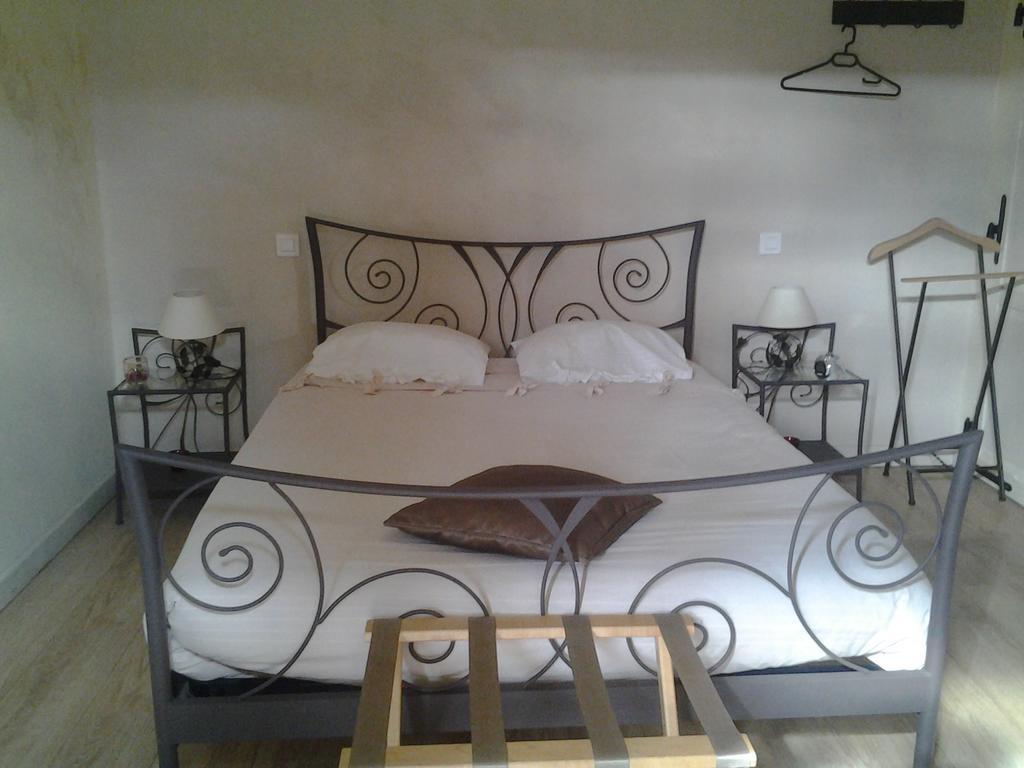 La Ferme Du Vintue Bed & Breakfast Etrechy  Room photo