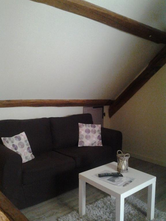 La Ferme Du Vintue Bed & Breakfast Etrechy  Room photo